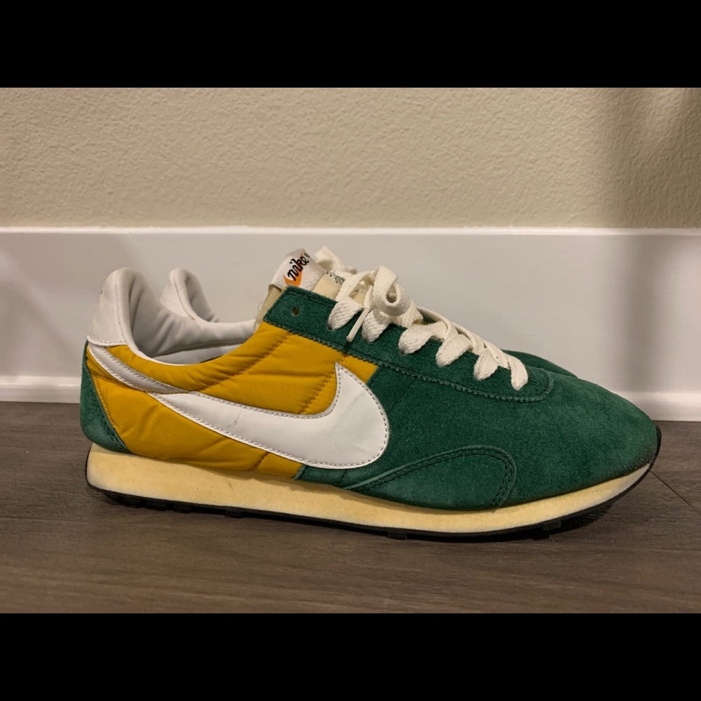 Nike Waffle Racer Oregon’s size 10 Men